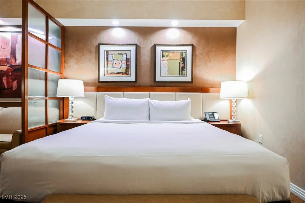 145 HARMON, Las Vegas, NV 89109