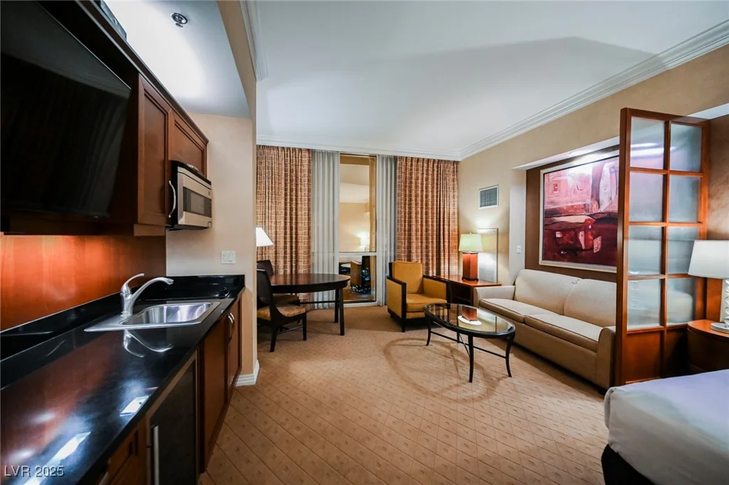 145 HARMON, Las Vegas, NV 89109