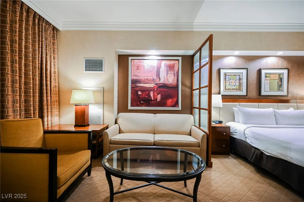 145 HARMON, Las Vegas, NV 89109