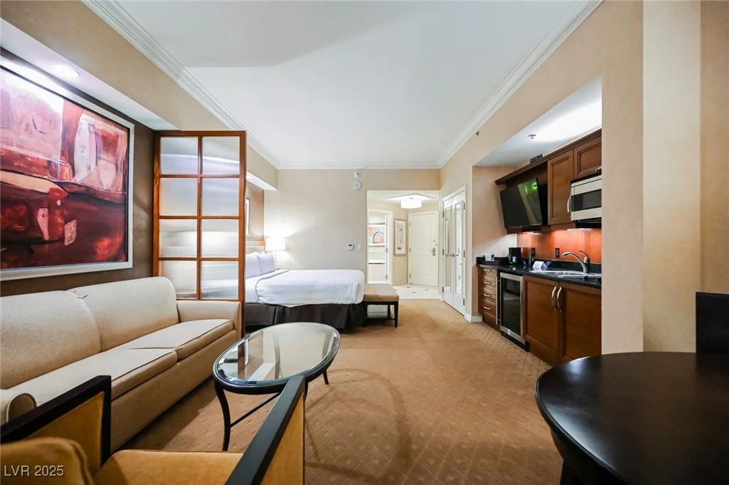 145 HARMON, Las Vegas, NV 89109