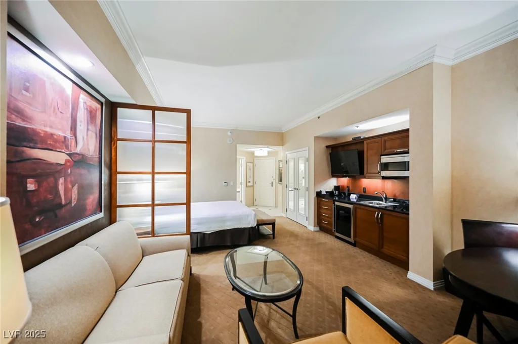 145 HARMON, Las Vegas, NV 89109