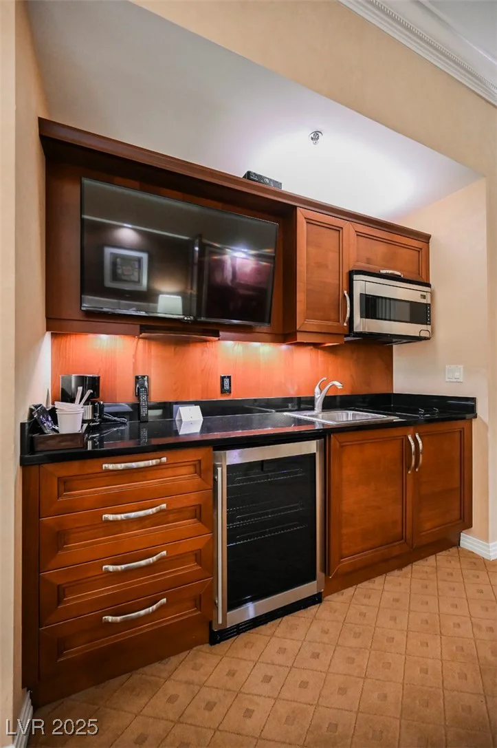 145 HARMON, Las Vegas, NV 89109