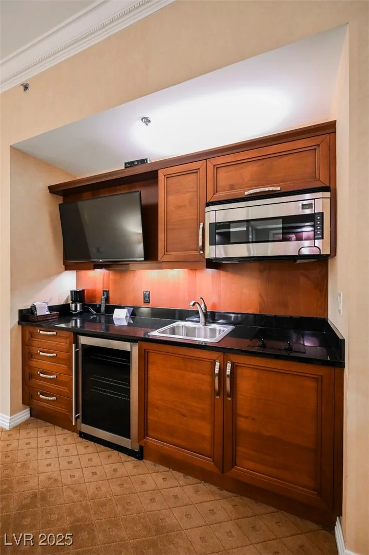 145 HARMON, Las Vegas, NV 89109