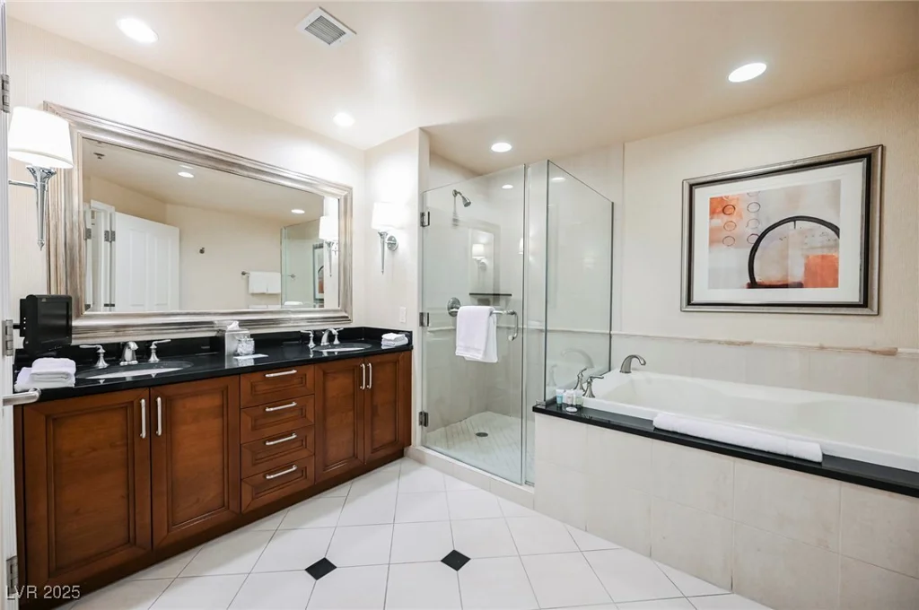 145 HARMON, Las Vegas, NV 89109