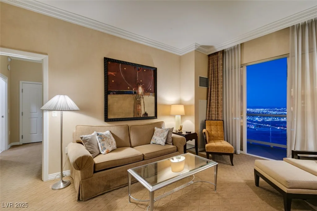 145 HARMON, Las Vegas, NV 89109