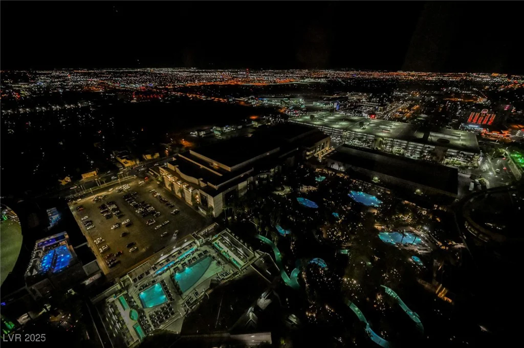 145 HARMON, Las Vegas, NV 89109
