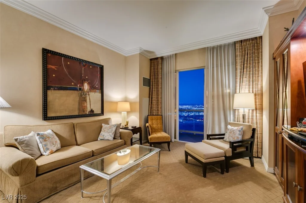 145 HARMON, Las Vegas, NV 89109