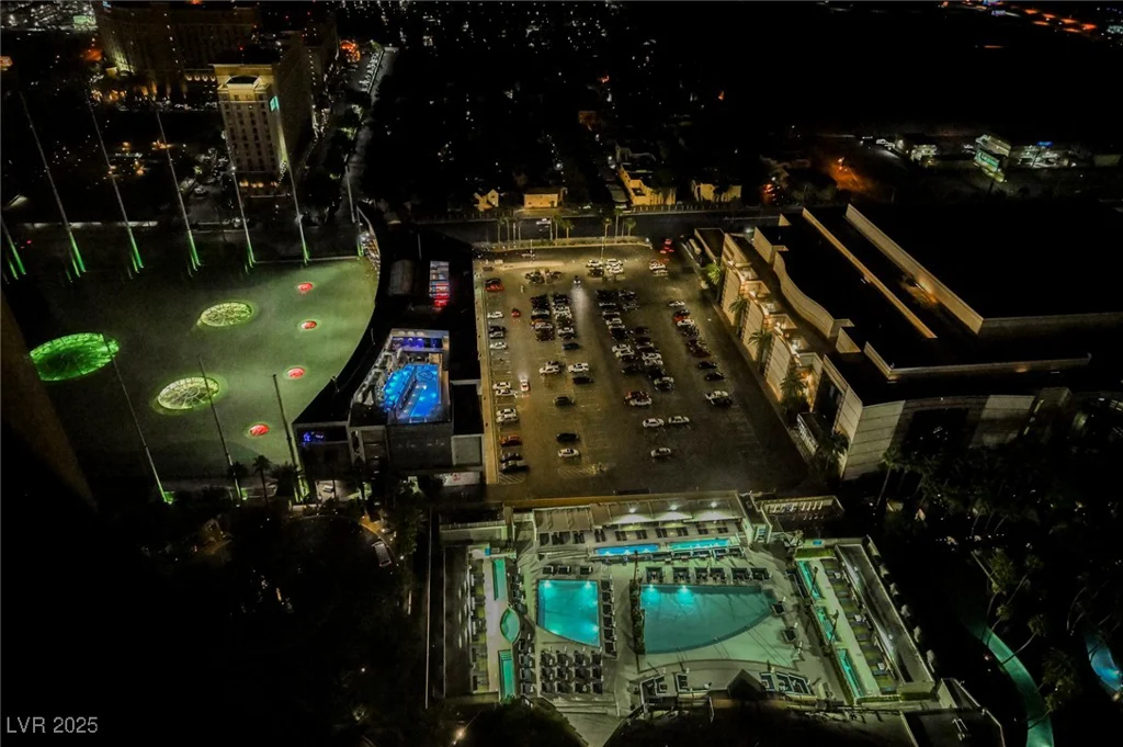 145 HARMON, Las Vegas, NV 89109