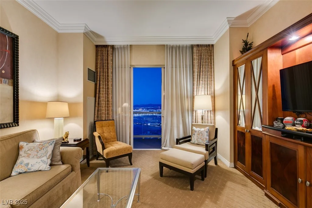 145 HARMON, Las Vegas, NV 89109