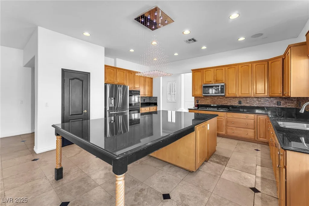 2566 Antique Blossom, Henderson, NV 89052