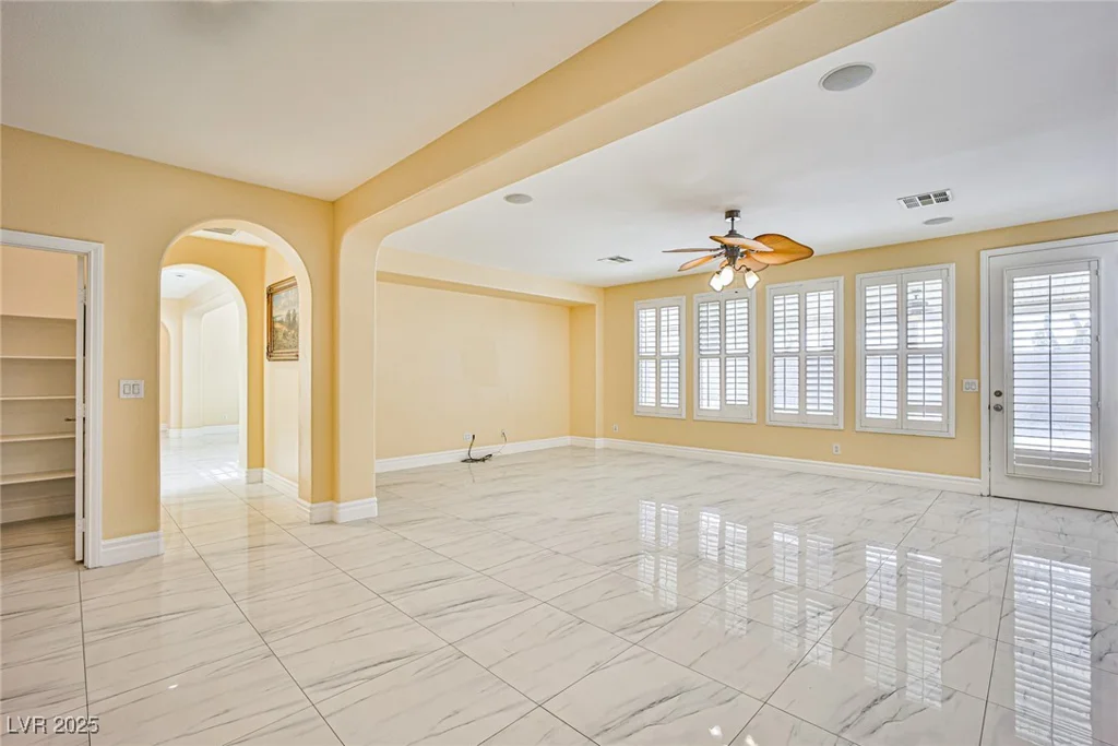 7293 Iron Oak, Las Vegas, NV 89113