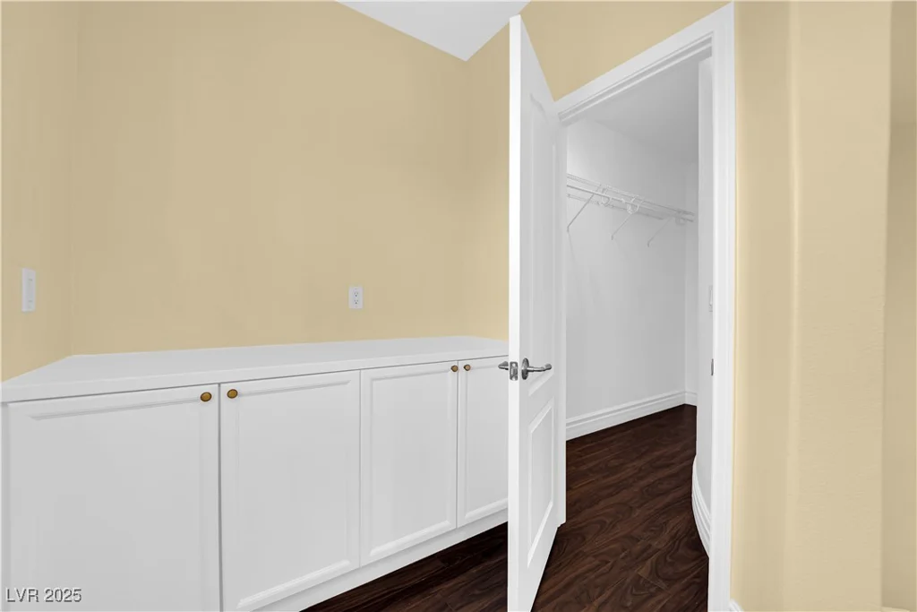 7293 Iron Oak, Las Vegas, NV 89113