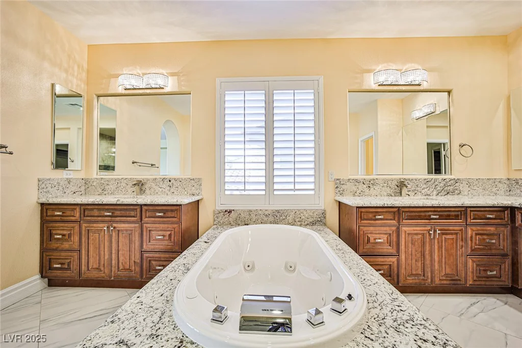 7293 Iron Oak, Las Vegas, NV 89113