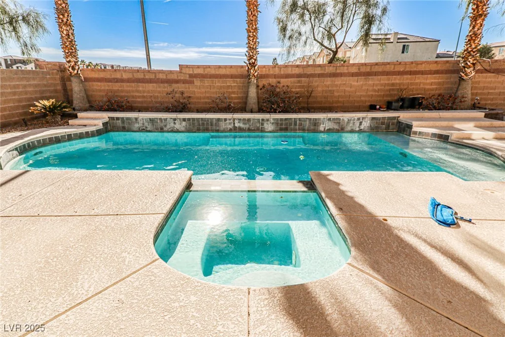 7293 Iron Oak, Las Vegas, NV 89113