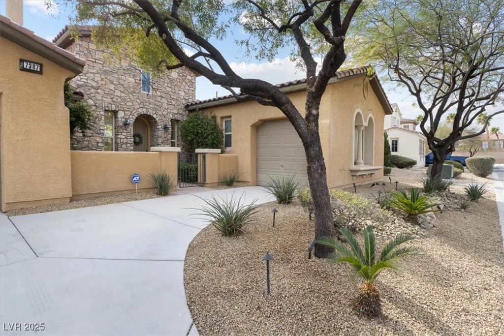 7307 Iron Oak, Las Vegas, NV 89113