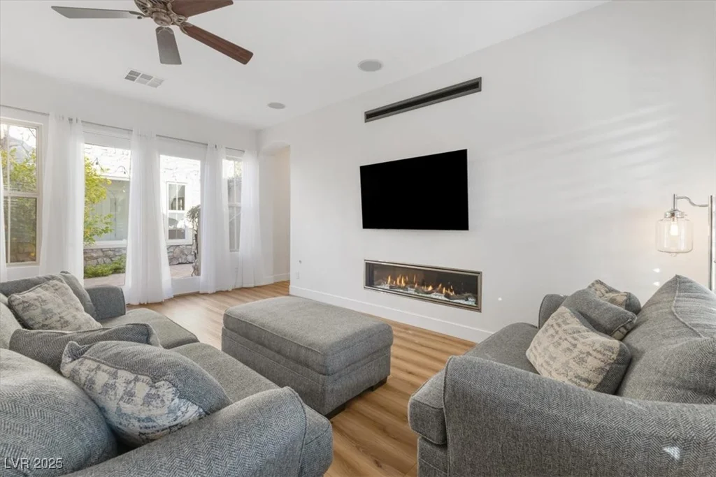 7307 Iron Oak, Las Vegas, NV 89113