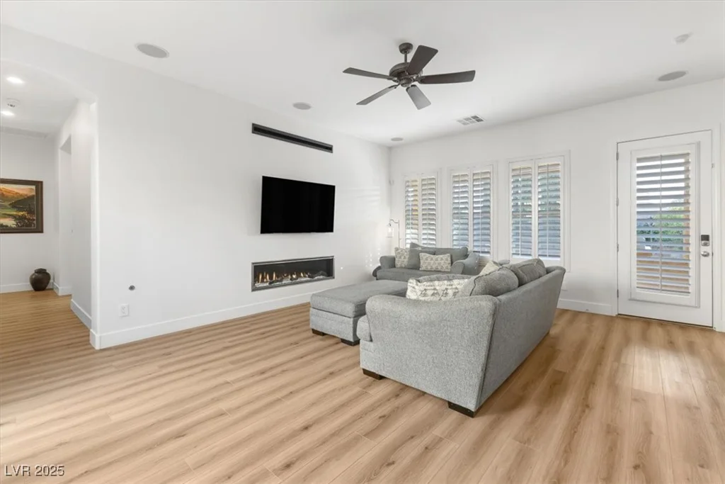 7307 Iron Oak, Las Vegas, NV 89113