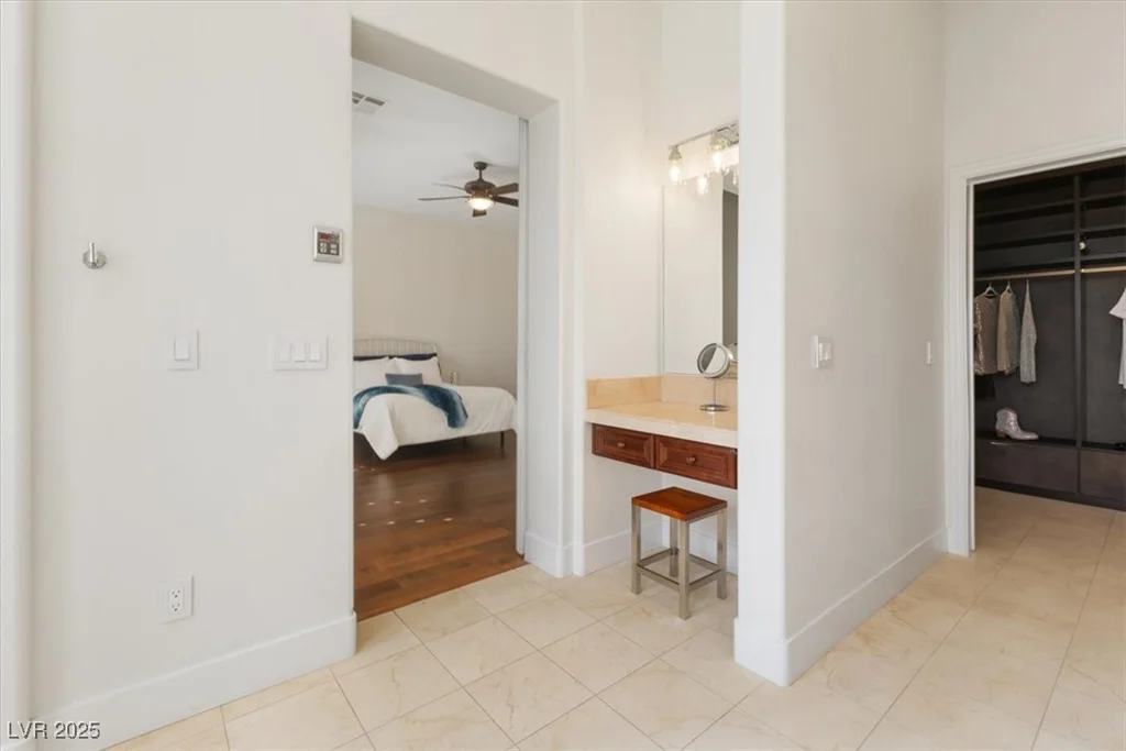 7307 Iron Oak, Las Vegas, NV 89113