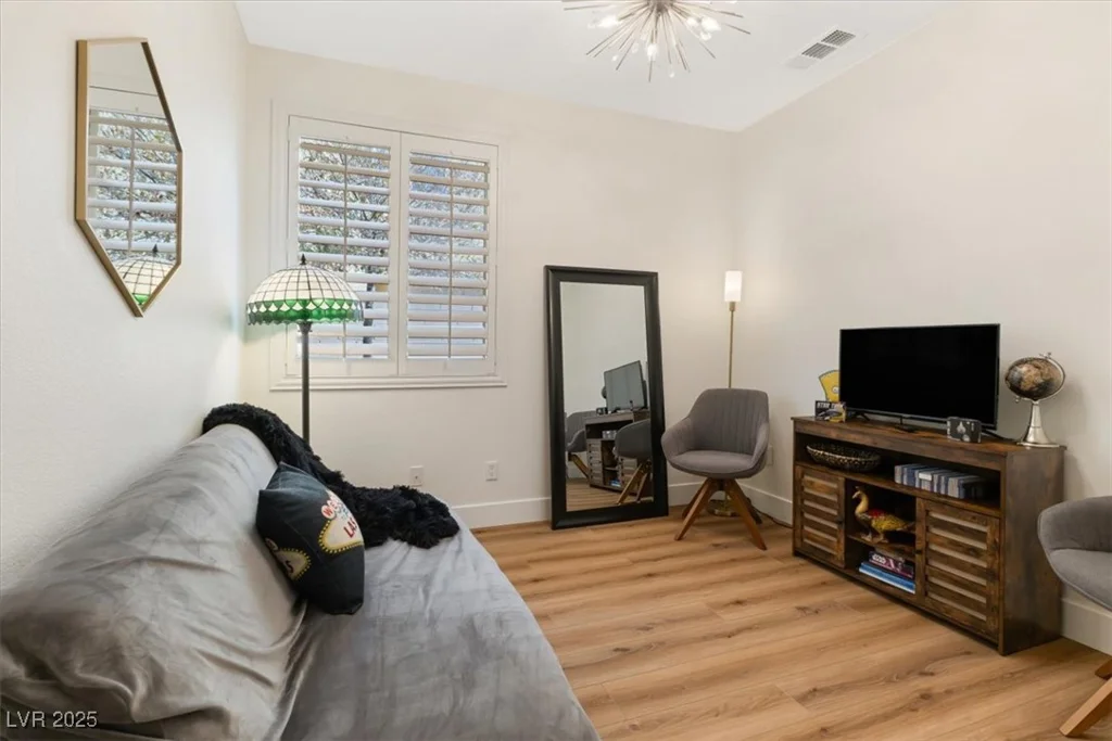 7307 Iron Oak, Las Vegas, NV 89113