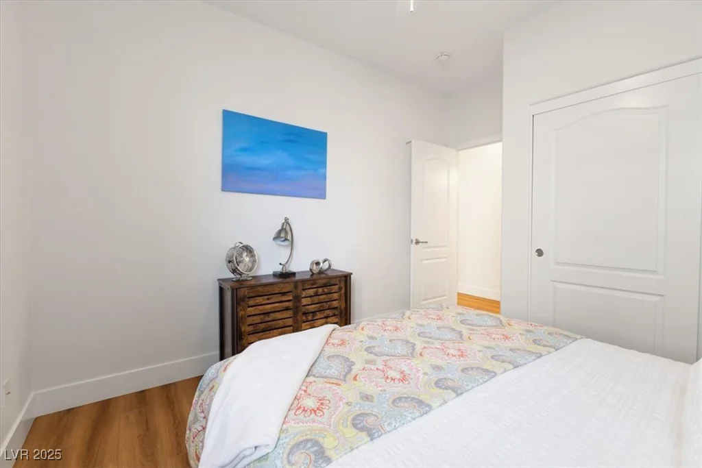 7307 Iron Oak, Las Vegas, NV 89113