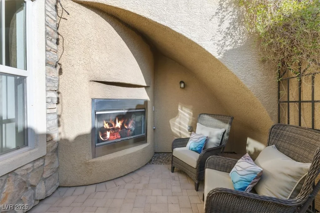 7307 Iron Oak, Las Vegas, NV 89113