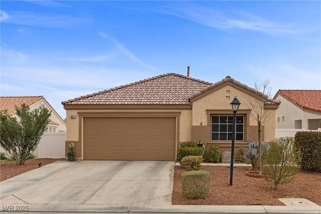 6611 Cinnabar Coast, North Las Vegas, NV 89084