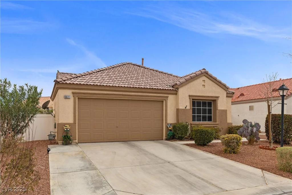 6611 Cinnabar Coast, North Las Vegas, NV 89084