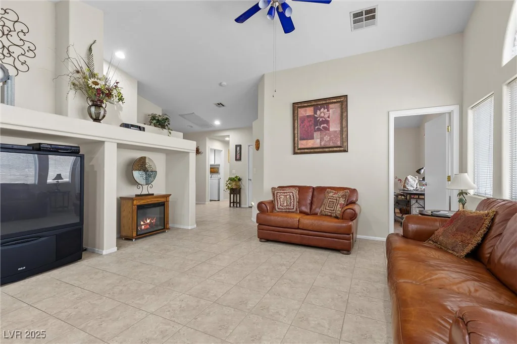 6611 Cinnabar Coast, North Las Vegas, NV 89084
