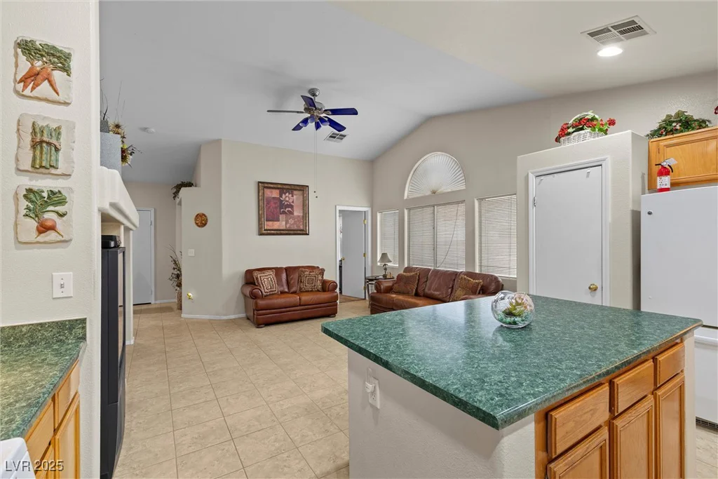 6611 Cinnabar Coast, North Las Vegas, NV 89084