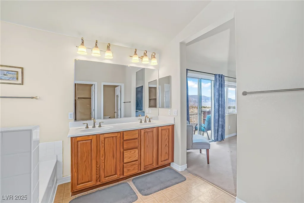 10548 Nantucket Ridge, Las Vegas, NV 89166