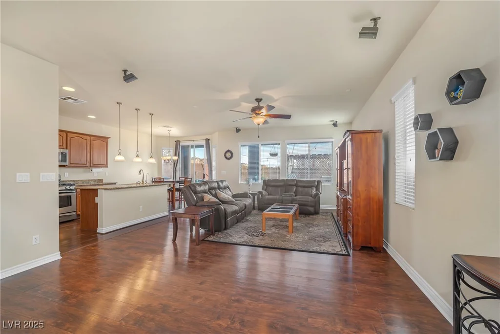 10548 Nantucket Ridge, Las Vegas, NV 89166