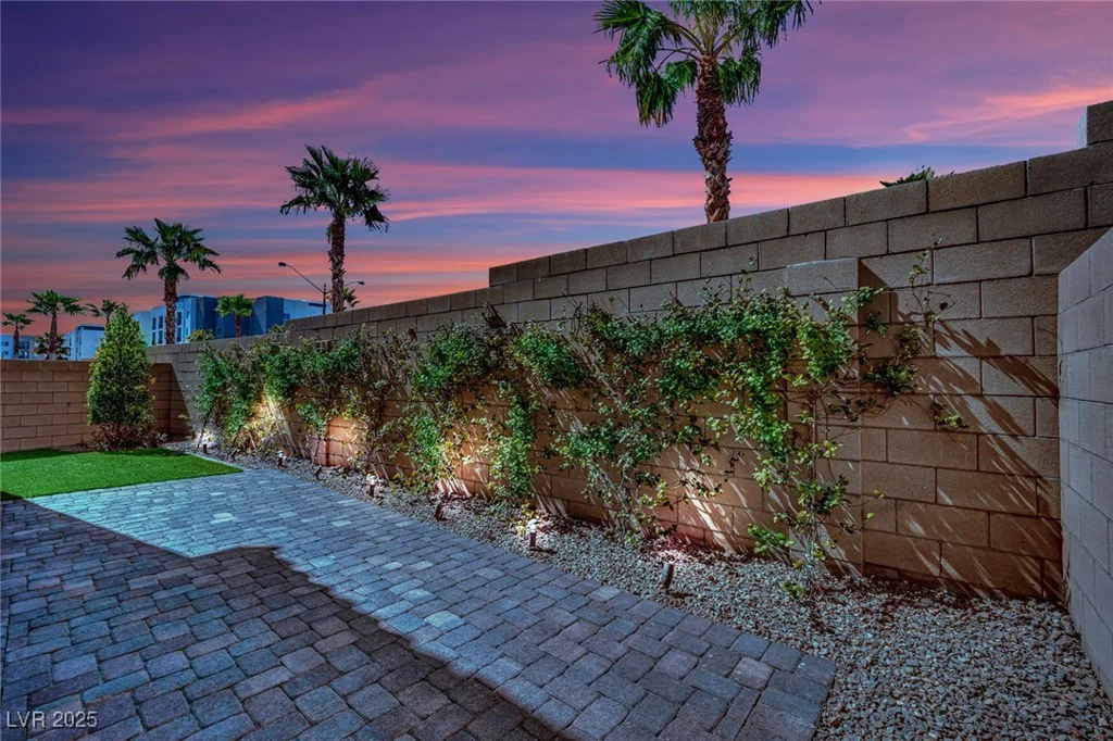 6945 Trevelez, Las Vegas, NV 89149