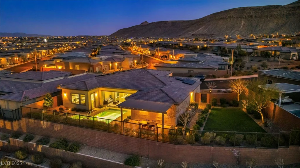 10086 Amethyst Hills, Las Vegas, NV 89148