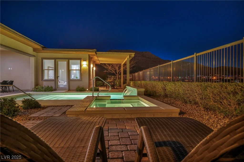 10086 Amethyst Hills, Las Vegas, NV 89148