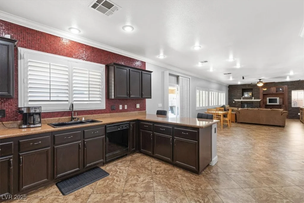 6136 Stanton Summit, North Las Vegas, NV 89081