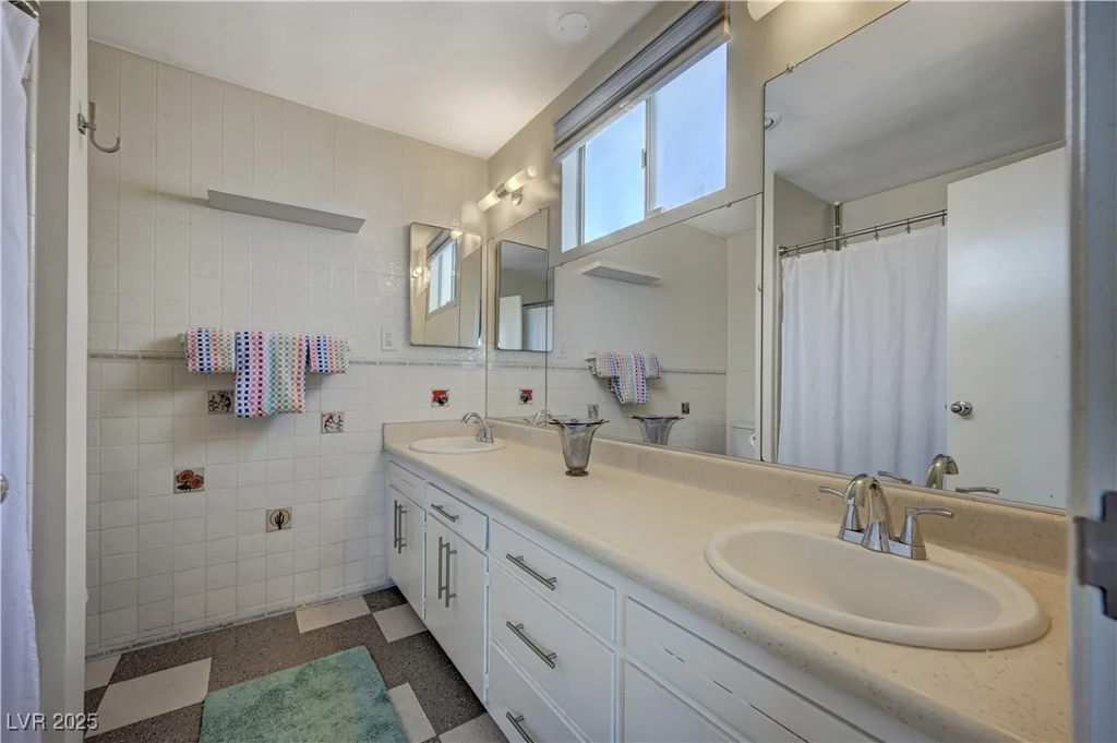 3220 PAWNEE, Las Vegas, NV 89169