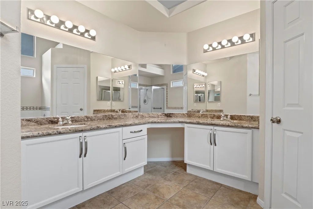 845 Holly Lake, Henderson, NV 89002