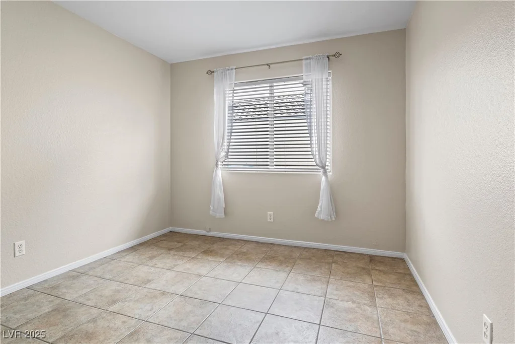 845 Holly Lake, Henderson, NV 89002