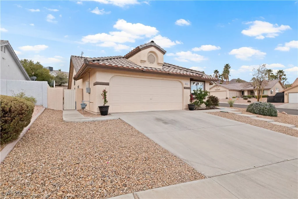 845 Holly Lake, Henderson, NV 89002