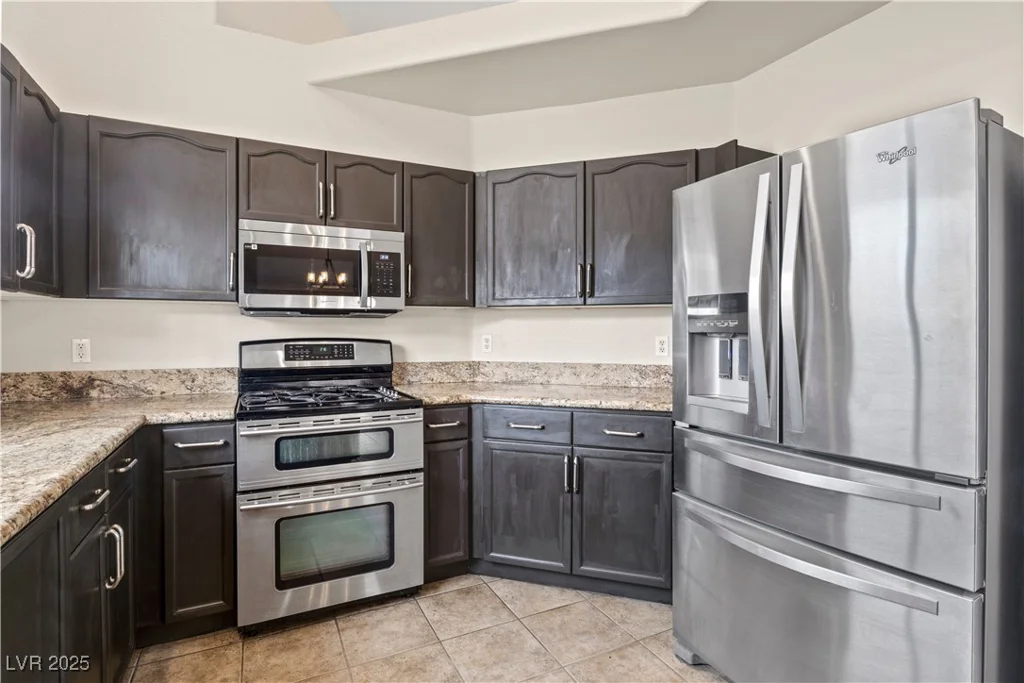 845 Holly Lake, Henderson, NV 89002