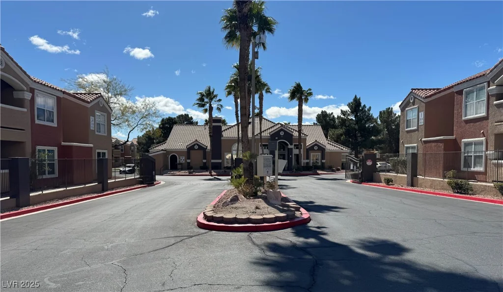 8101 Flamingo, Las Vegas, NV 89147