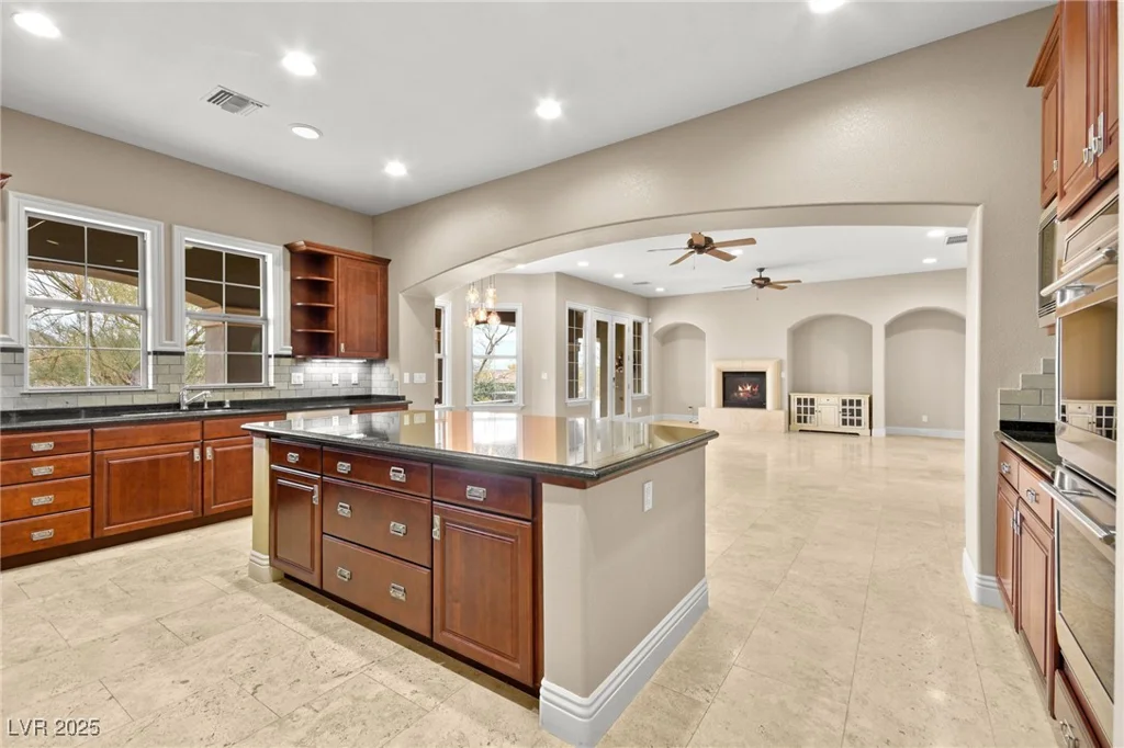 14 Camino Barcelona, Henderson, NV 89011