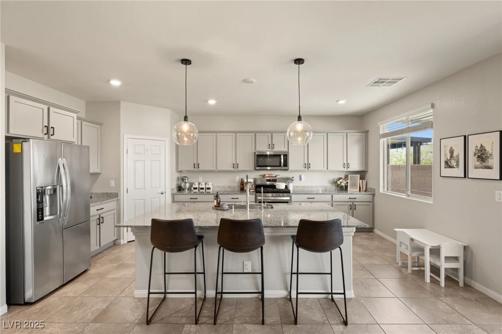 7717 Rosebark Cliffs, North Las Vegas, NV 89084