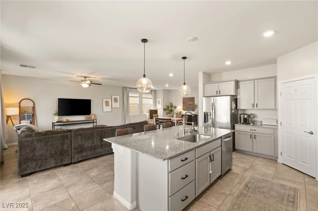 7717 Rosebark Cliffs, North Las Vegas, NV 89084