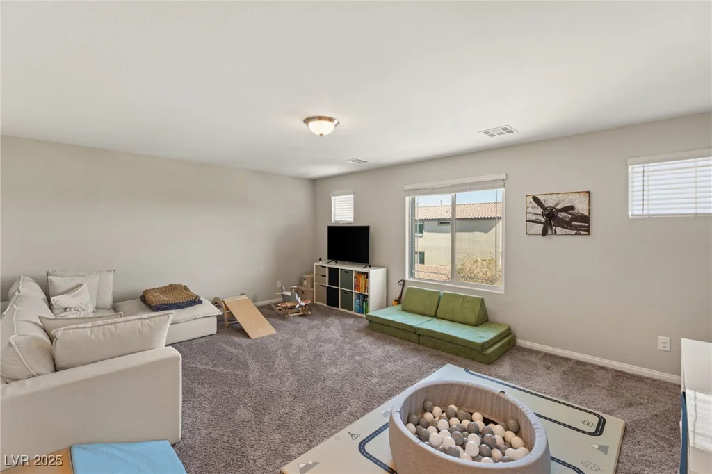 7717 Rosebark Cliffs, North Las Vegas, NV 89084