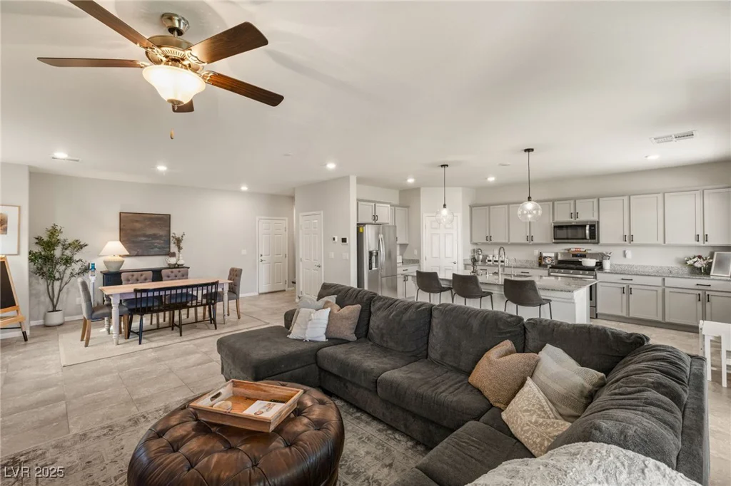 7717 Rosebark Cliffs, North Las Vegas, NV 89084