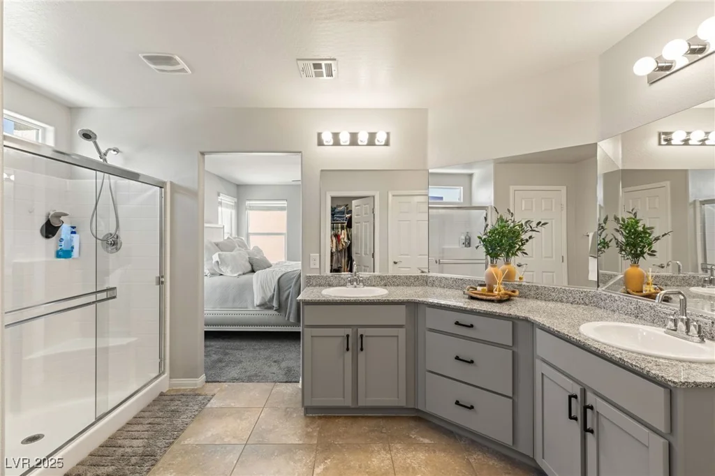 7717 Rosebark Cliffs, North Las Vegas, NV 89084