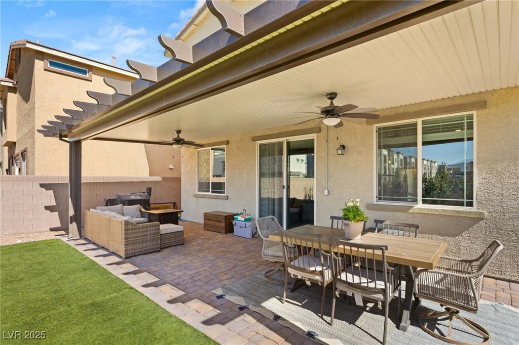 7717 Rosebark Cliffs, North Las Vegas, NV 89084