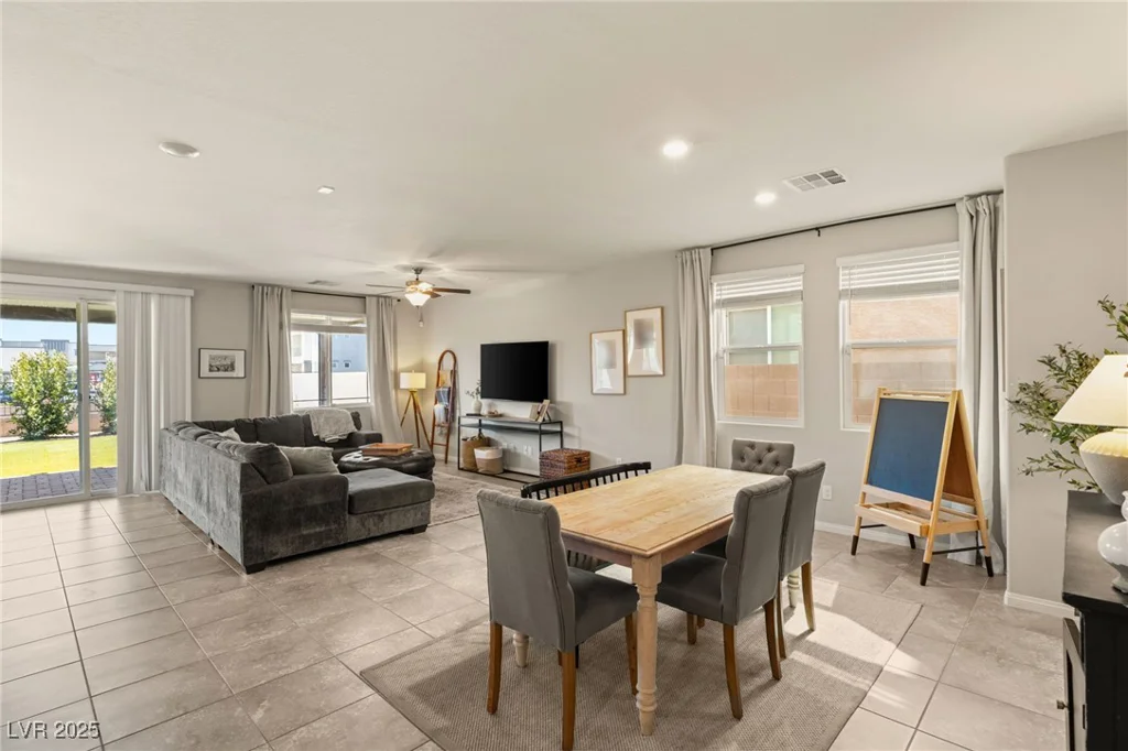 7717 Rosebark Cliffs, North Las Vegas, NV 89084
