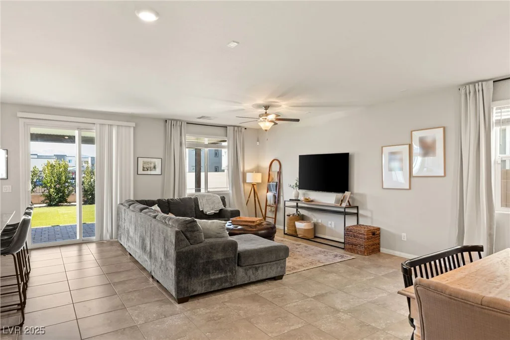 7717 Rosebark Cliffs, North Las Vegas, NV 89084